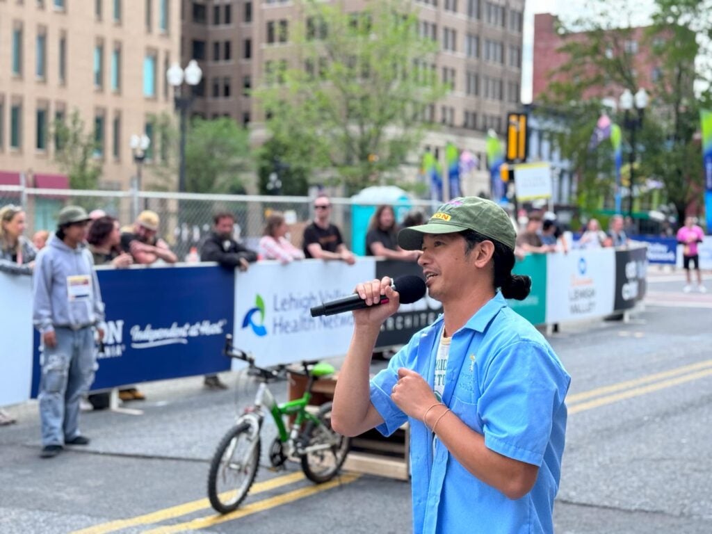 homebase610 owner andy po hosts the 2025 longest ollie competition at easton criterium