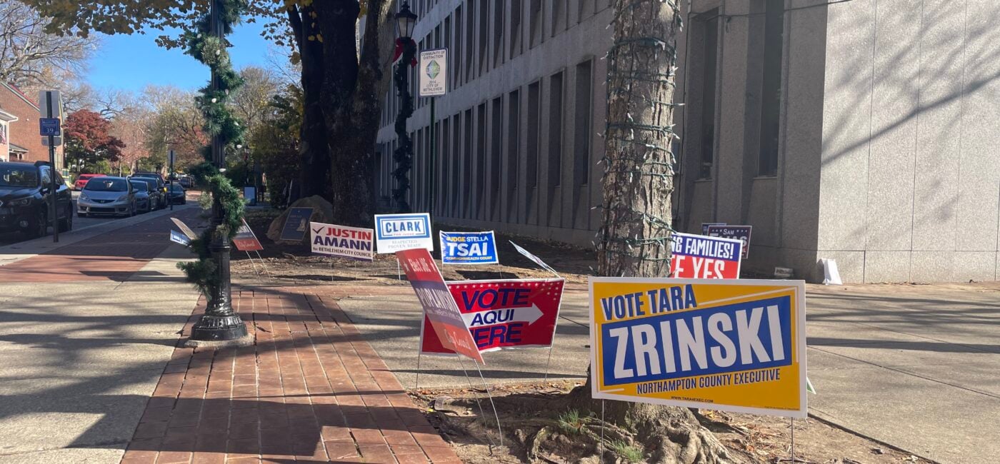 campaign signs at payrow plaza in bethlehem